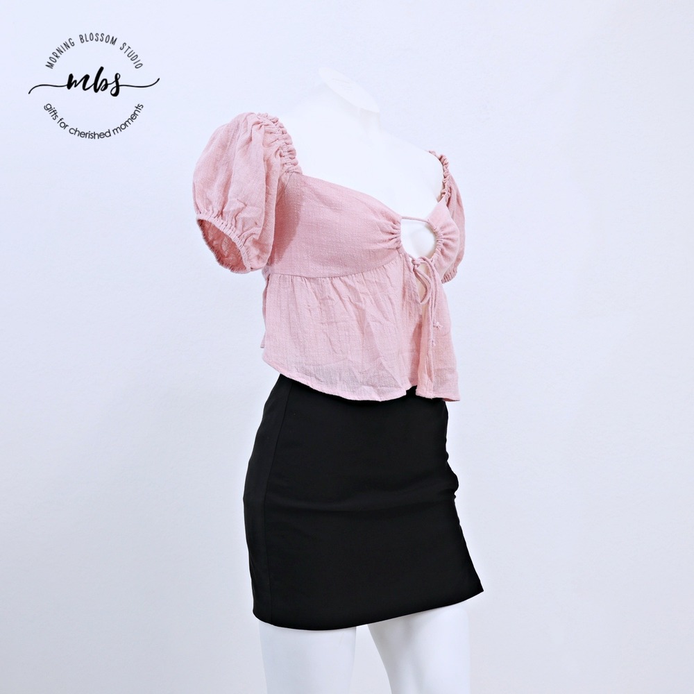 NWOT Sky to Moon Puff Sleeve Smocked Back Boho Tie Front Top Pink Women M*